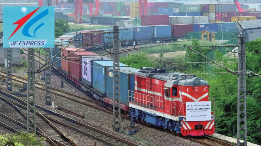 Porte à porte pour le moins cher le fret routier /camions transportant des marchandises/Livraison du chariot de la Chine à l'Europe comprend la taxe sur les 30jours arrivés