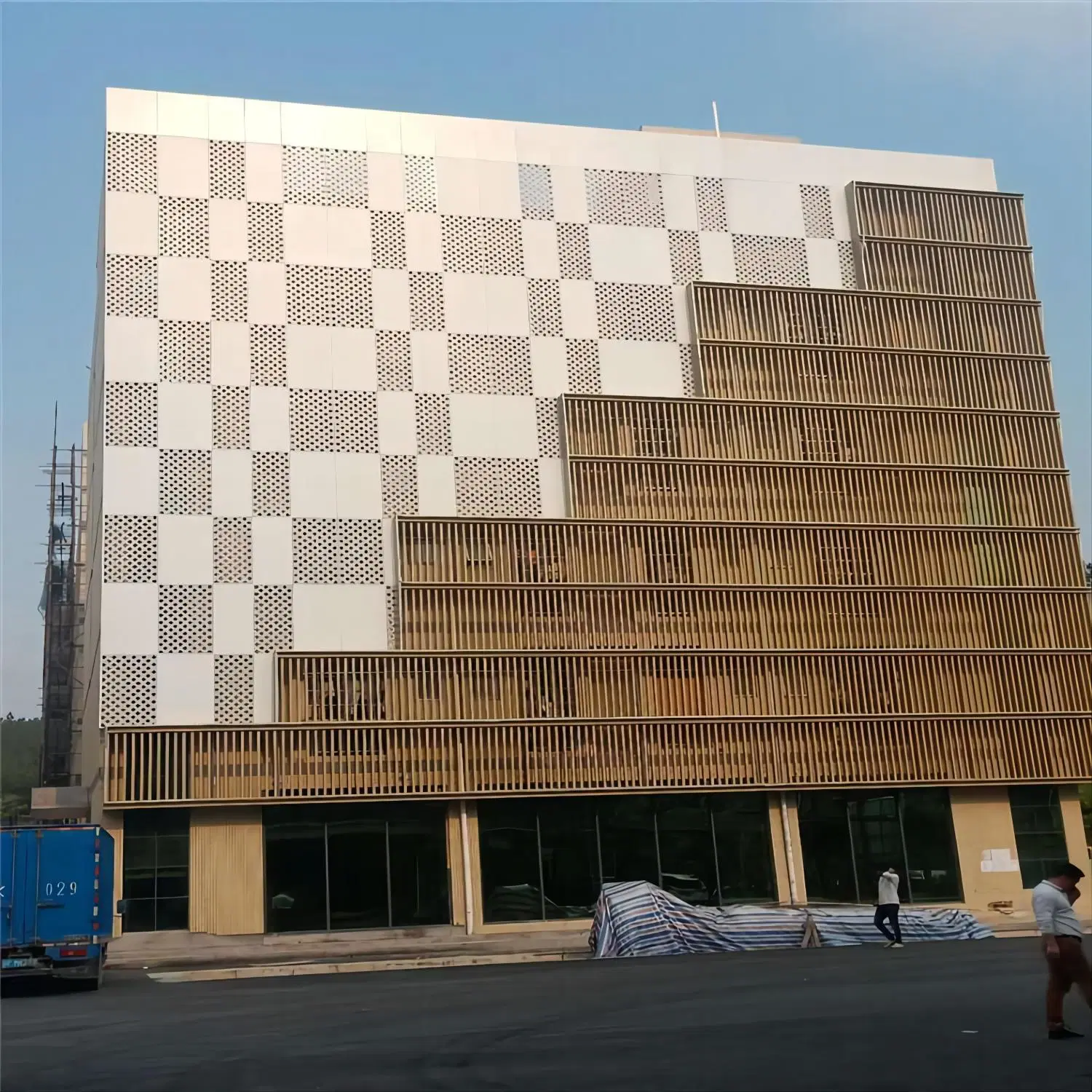 Laser Cut Exterior Building Aluminum Curtain Wall Solid Veneer Panel Metal Facade Cladding Material