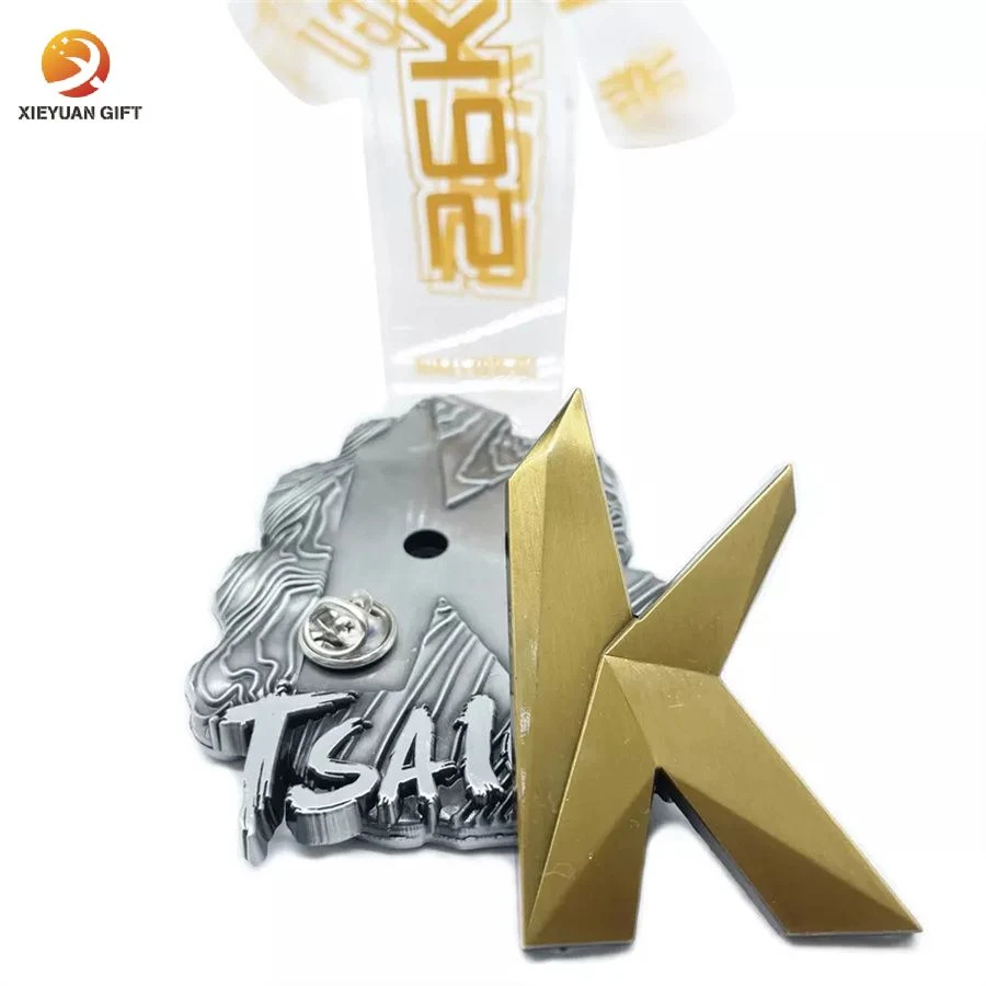 La ejecución de deporte personalizadas medallas trofeos Trofeos de Metal Navidad Maratón de recuerdos de cinta de regalo de Navidad placas medallas medalla del cuello