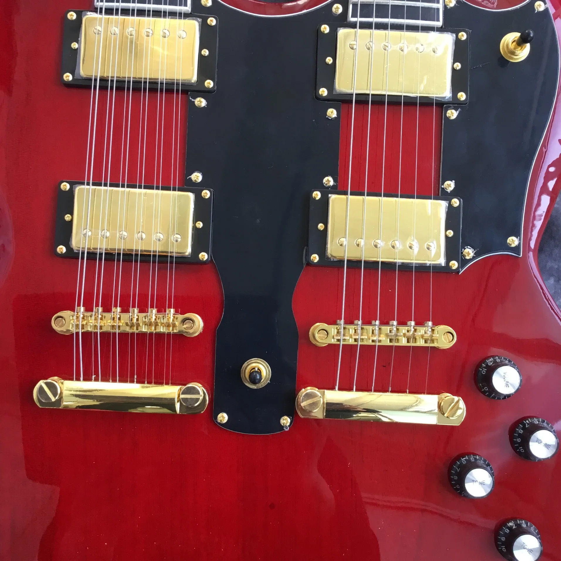 Guitarra elétrica de cabeça dupla personalizada com mais de 12 fios em Vermelho transparente Cor