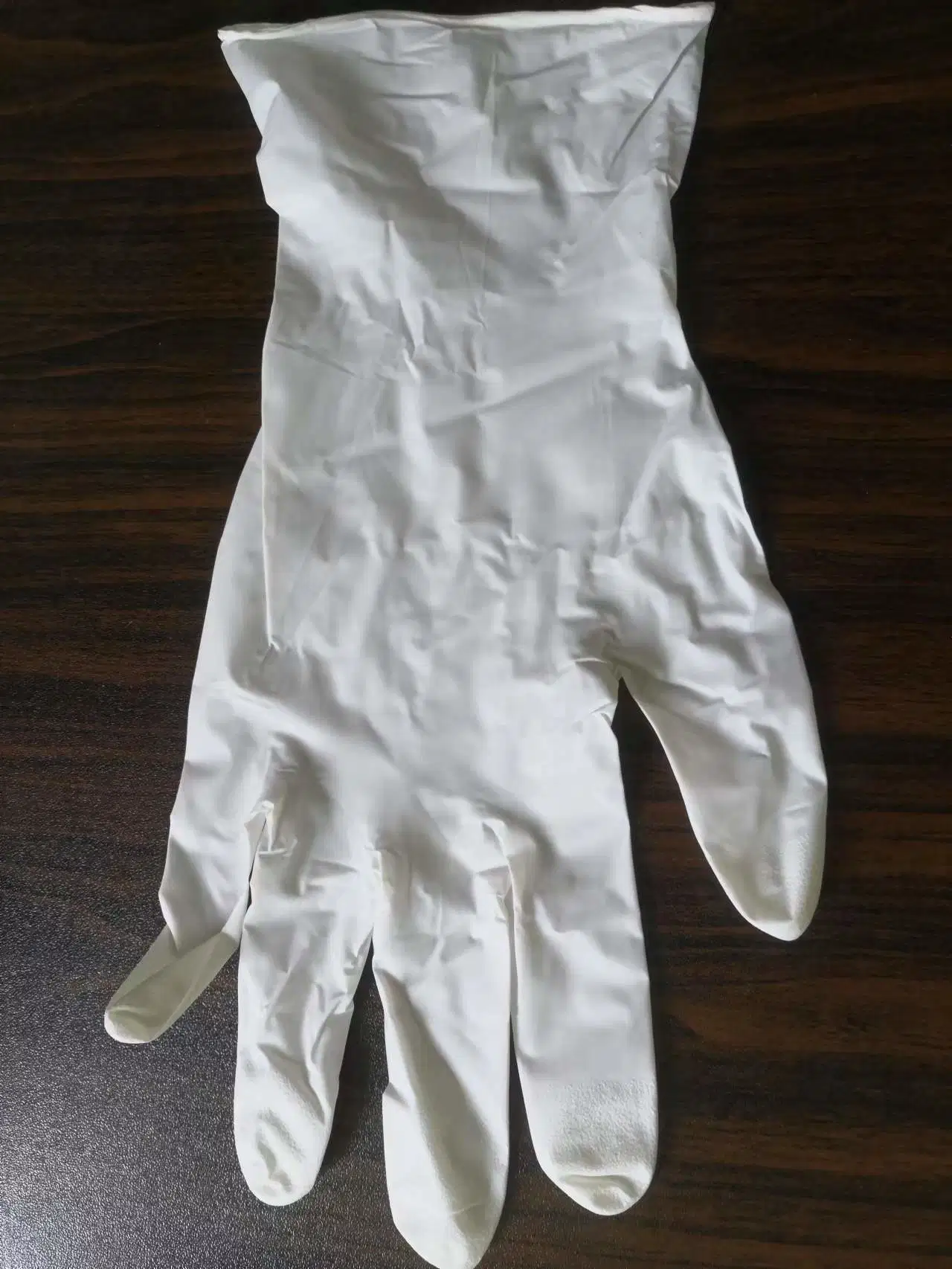 China Latex Examination Gloves Powdered or Powder Free Medical Grade