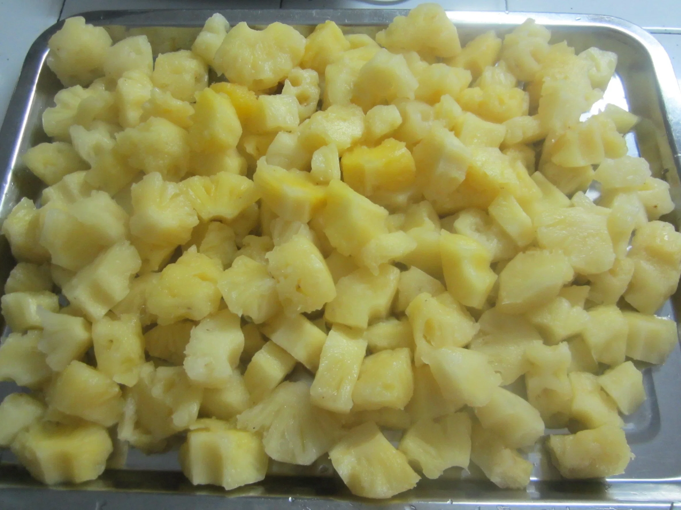 Canned Pineapple Pieces Fruit 850g in Lt. Syrup