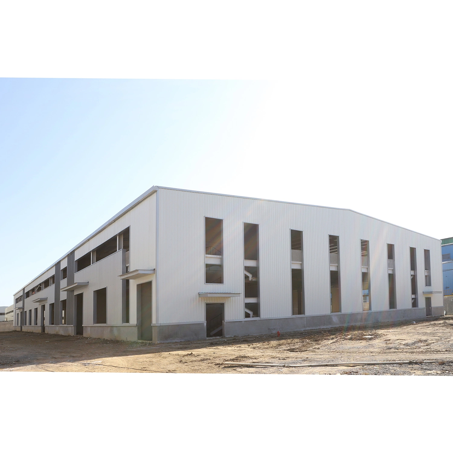 Bâtiment d'entrepôt d'atelier d'hangar en acier de structure industrielle légère préfabriquée.