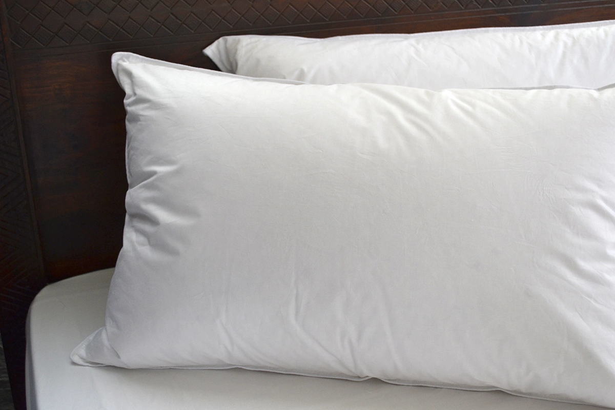 Bed Pillows for Sleeping Standard Size, Set of 2, Hotel Quality with Premium Soft Down Alternative Fill for Back, 45X66cm