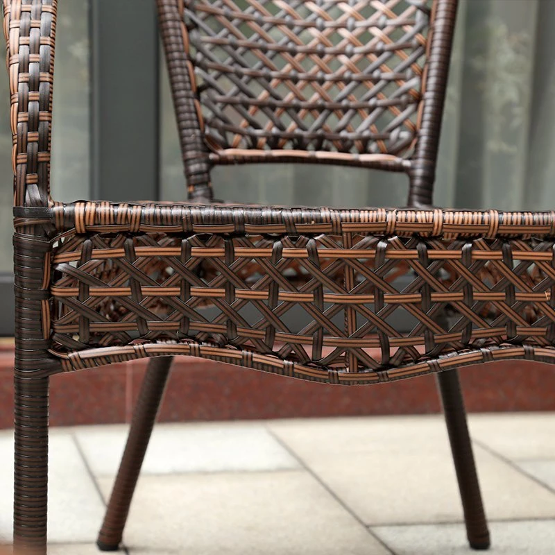 طاولة خارجية بسيطة مصنوعة من خشب الروطان للاستراحة ومقاعد وشرفة خاصة بالفناء طاولة رئيسية ومقعد
