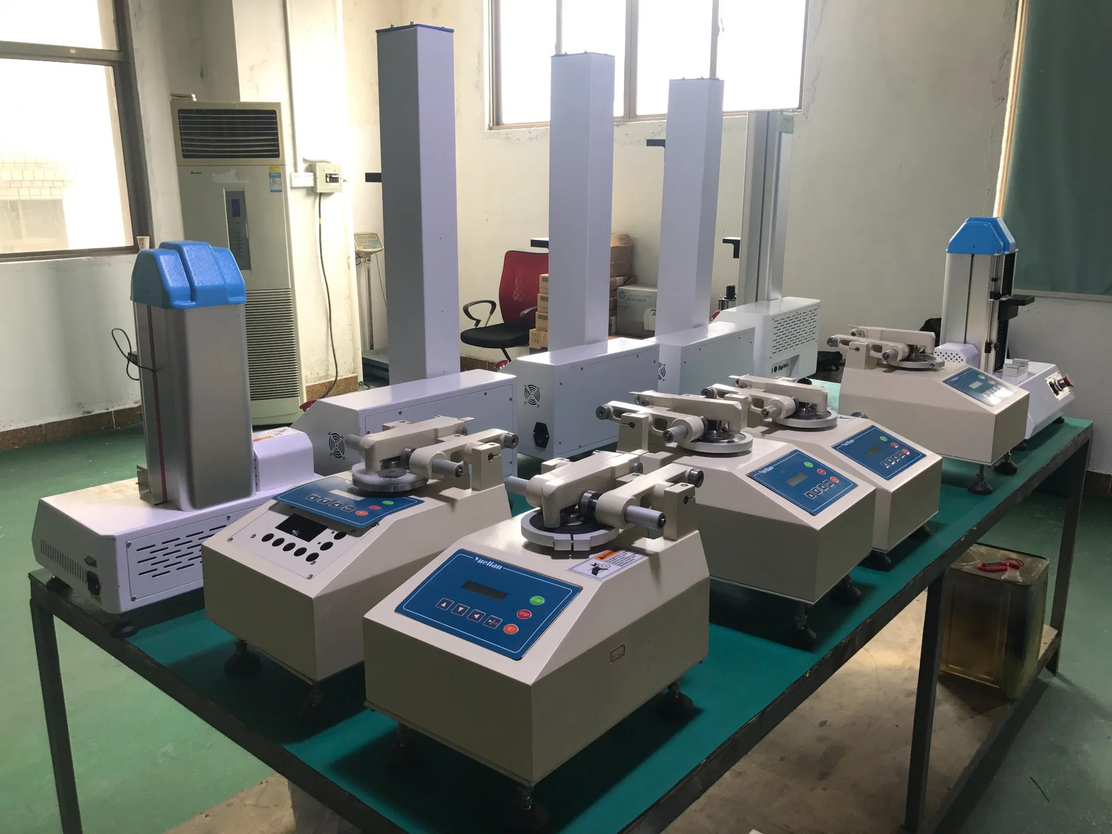 Universal Material Test/Testing Machine for Lab/Laboratory Equipment/Instrument