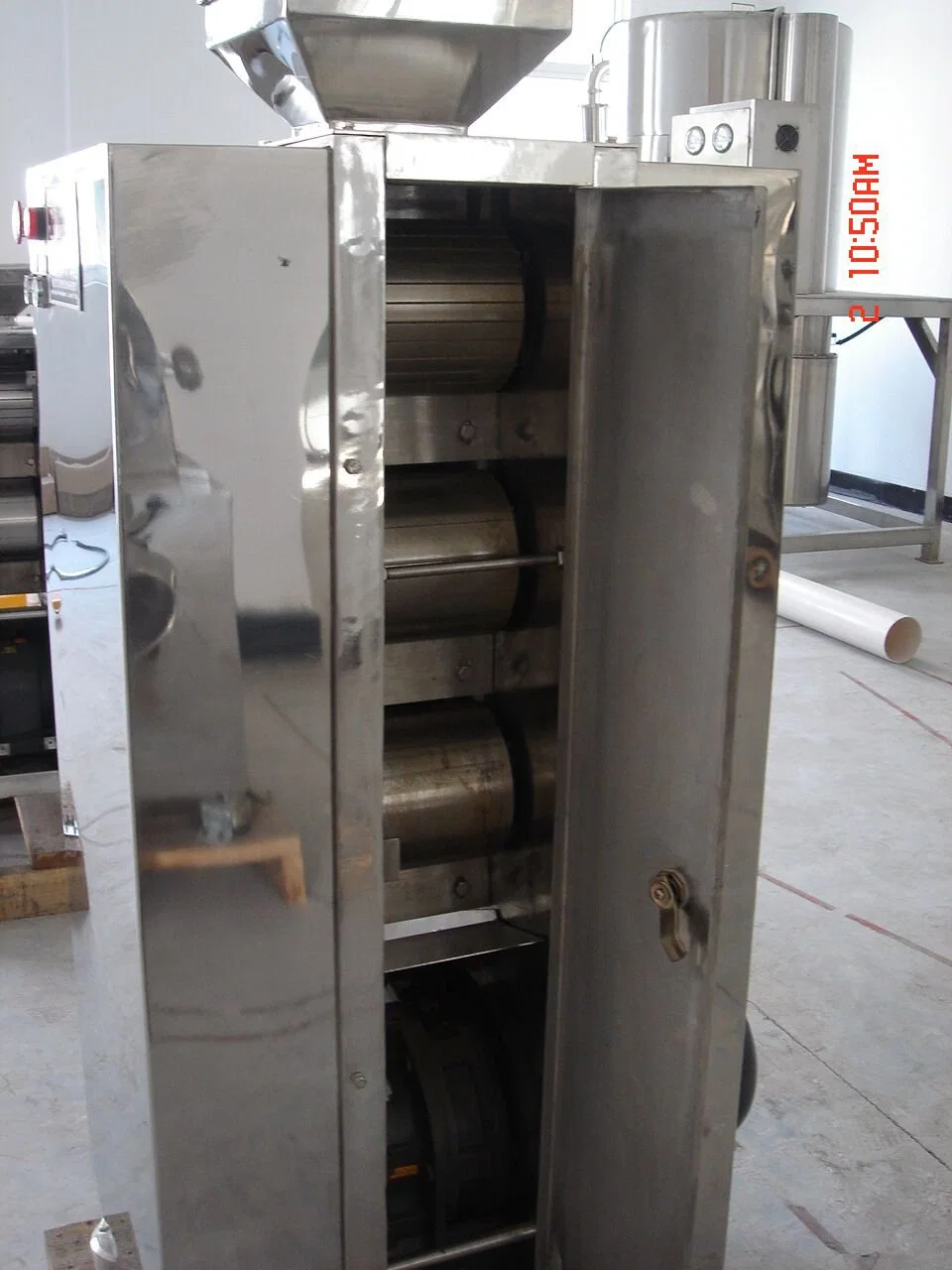 30b Universal Grinder with Dust Collector