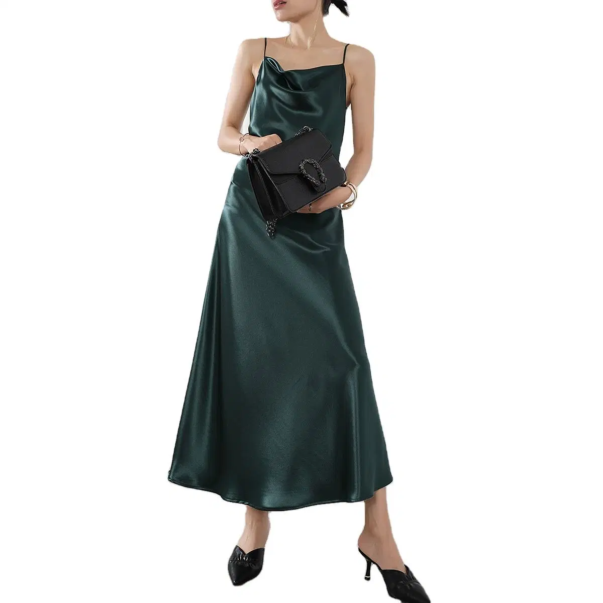 2022 Seiden-Acetat Satin-Slip-Kleid OEM Ommswing Ausschnitt Halter Kleid Frauen glänzend Slim Kleid