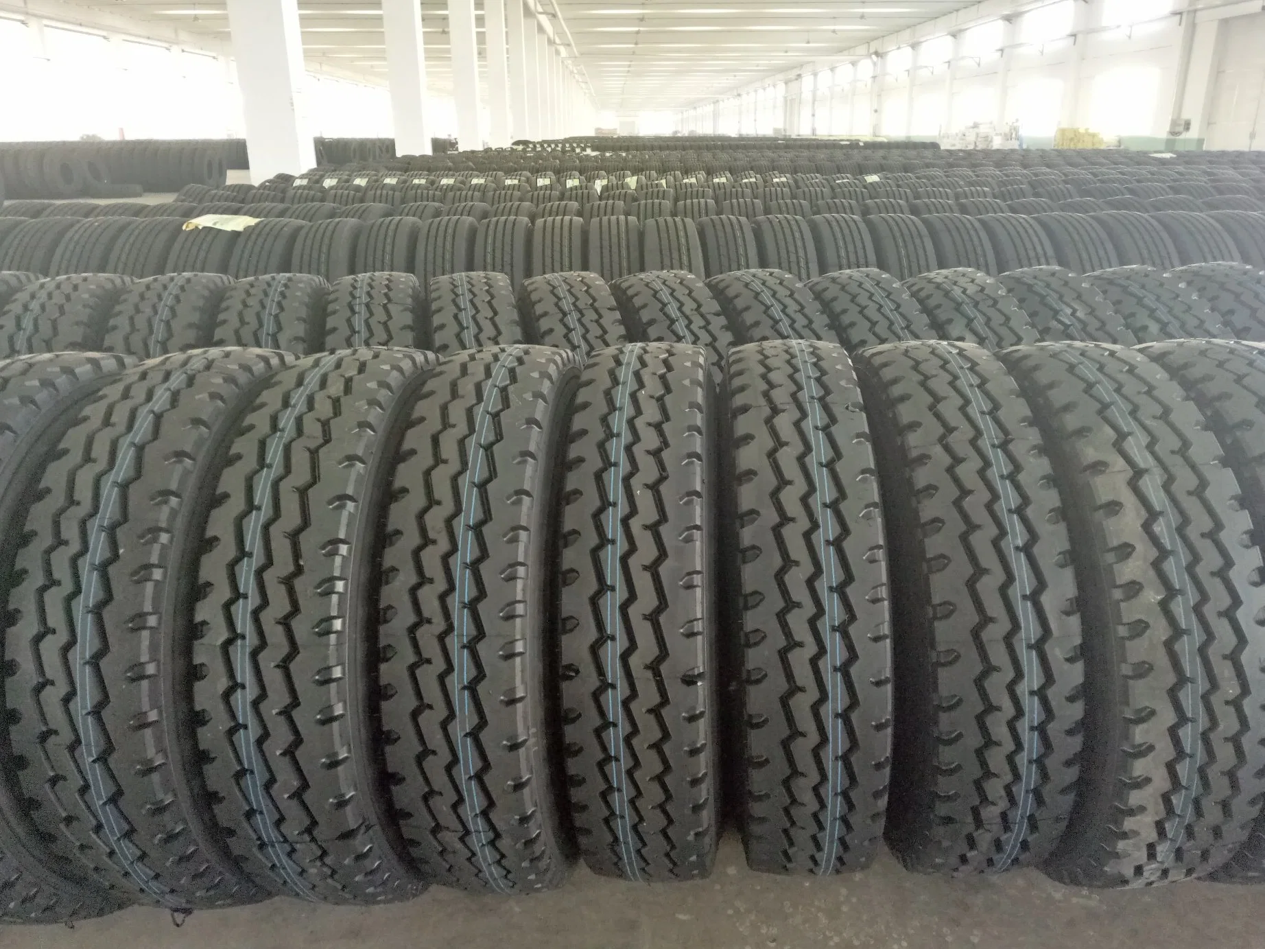TBR Truck Tyre with 13r22.5 Trm07 Radial Tubeless Truck Tire