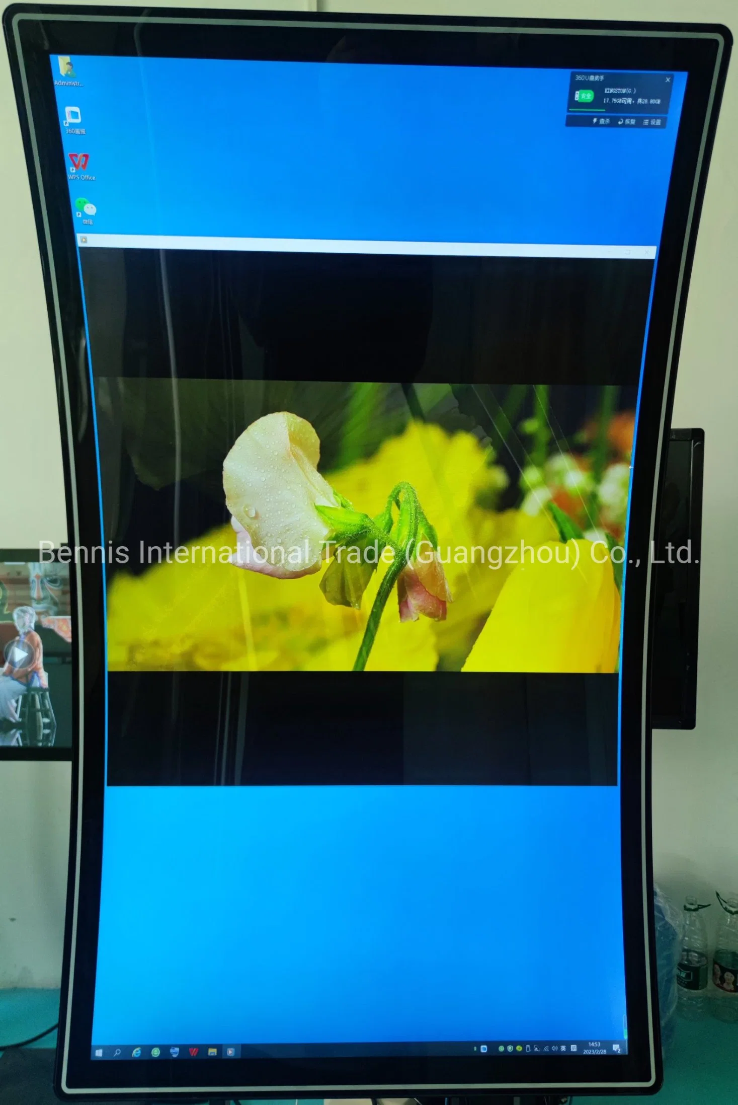 TV 55 Inch Display Ad Screen 4K Curved LCD Player Wireless Touch