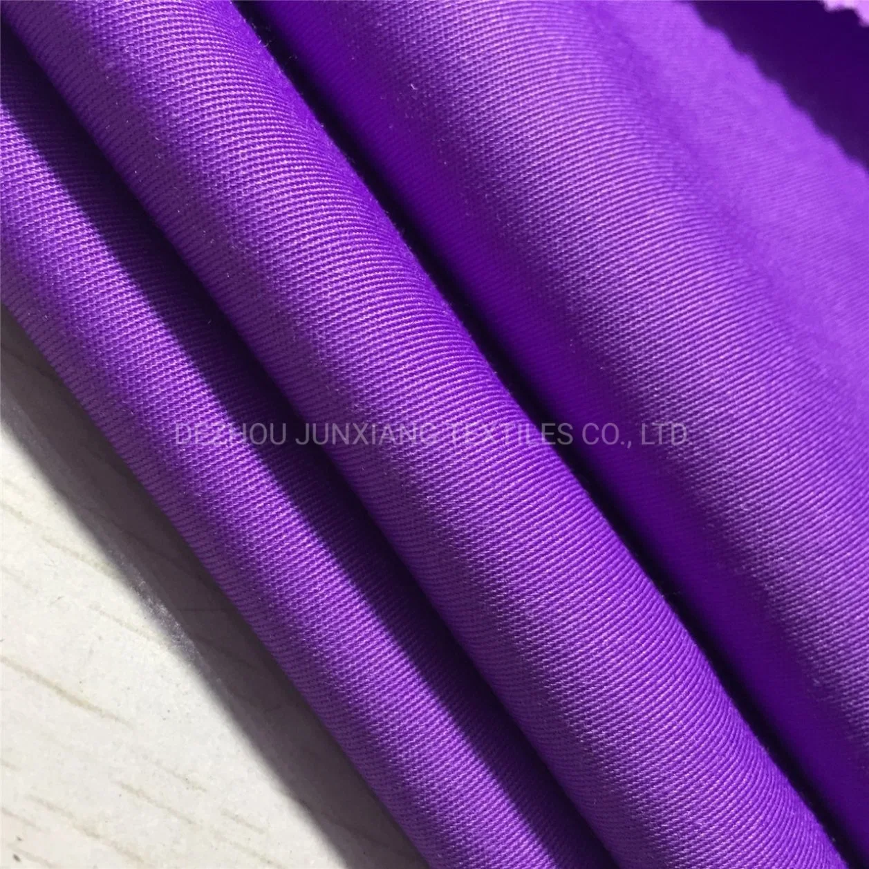 Un 80%20%Poliéster viscosa ring spun hilados compacto 32X32 130X70 160GSM 2/1sólido Tejido de sarga teñido uniformes