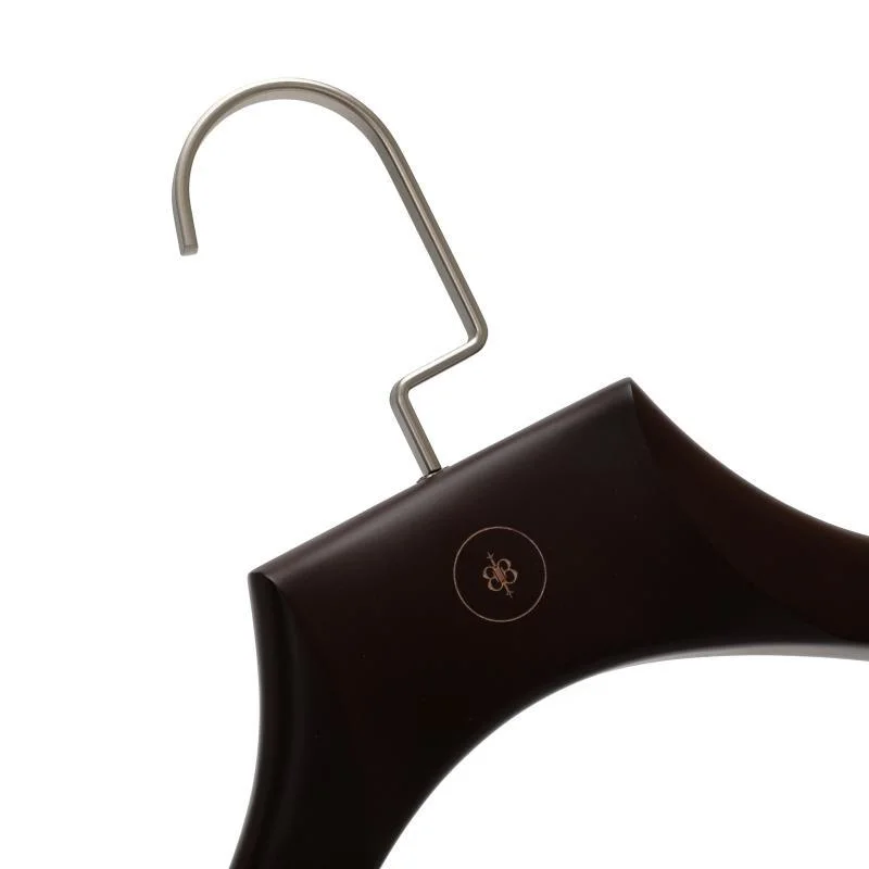 Luxury Wooden Hanger with Clips for Suit and Rack for Display