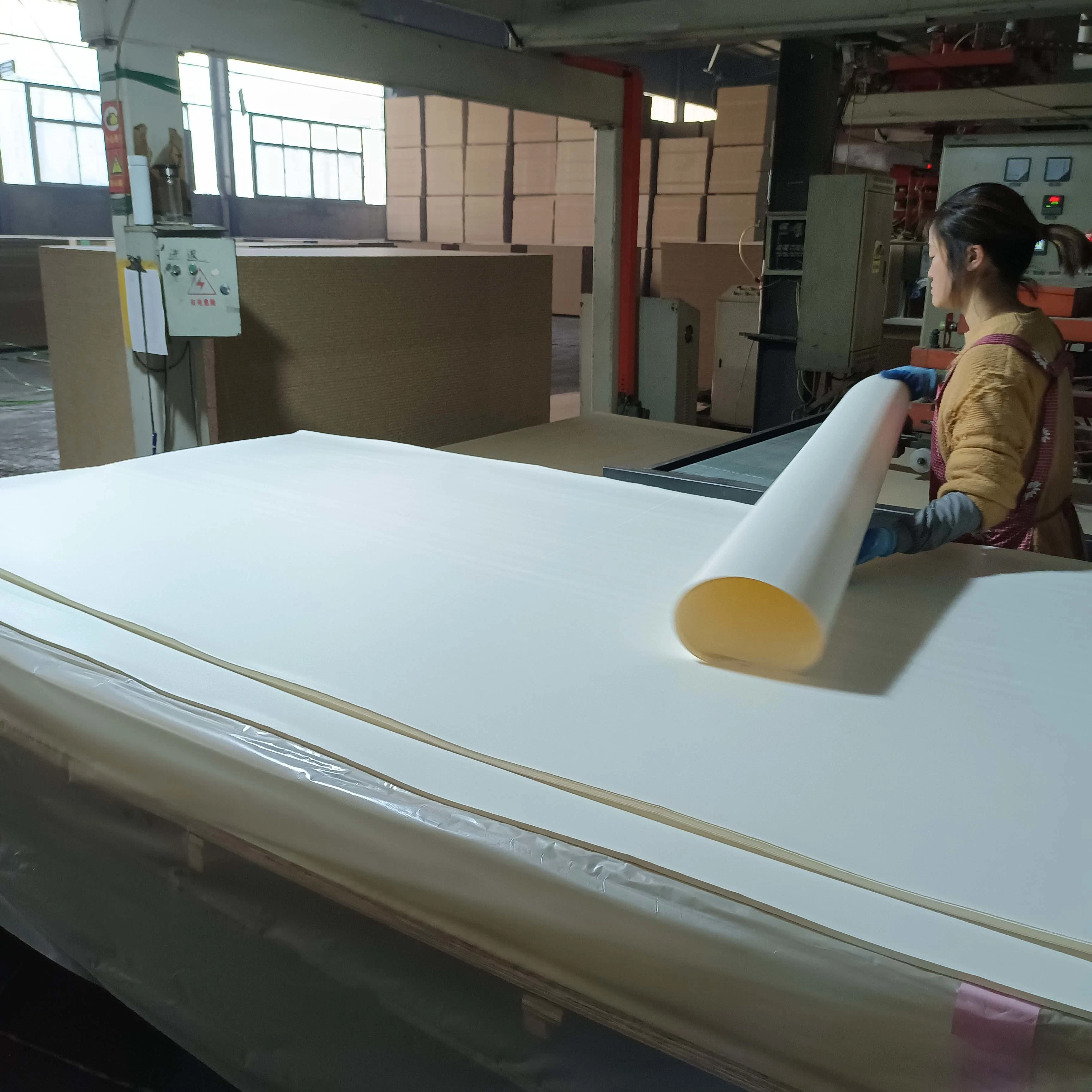 2100*2800 White Melamine Board White Melamine Particle Board Manufacturing Plant