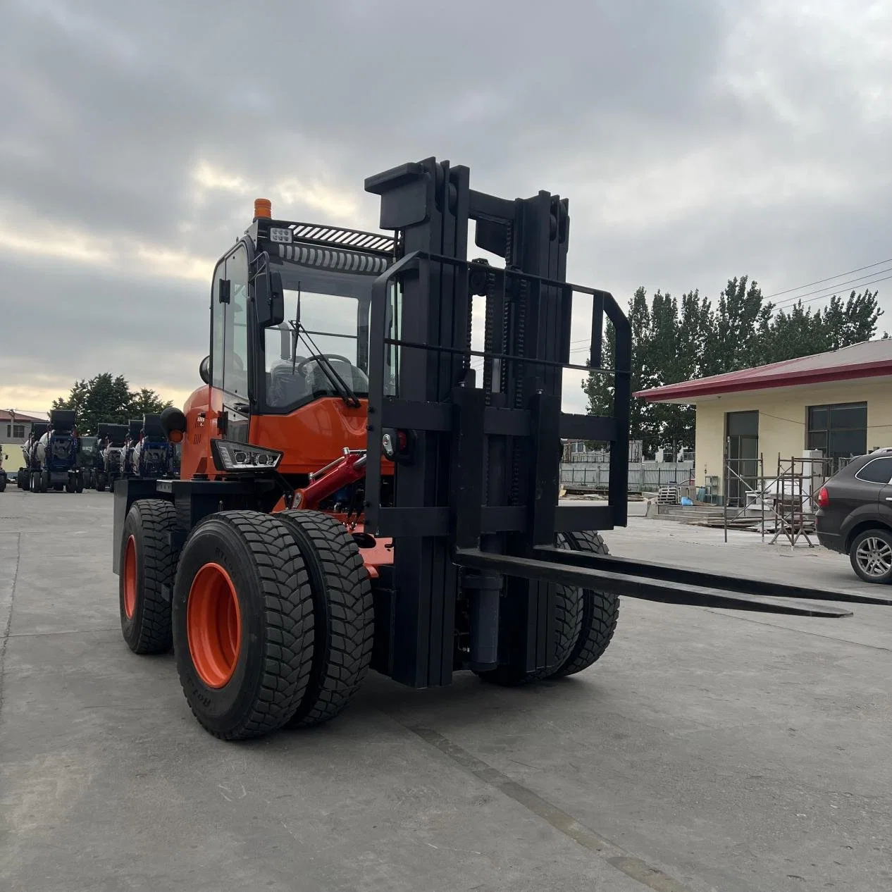 7 Tons Wheeled Lifting and Handling Forklift Loader