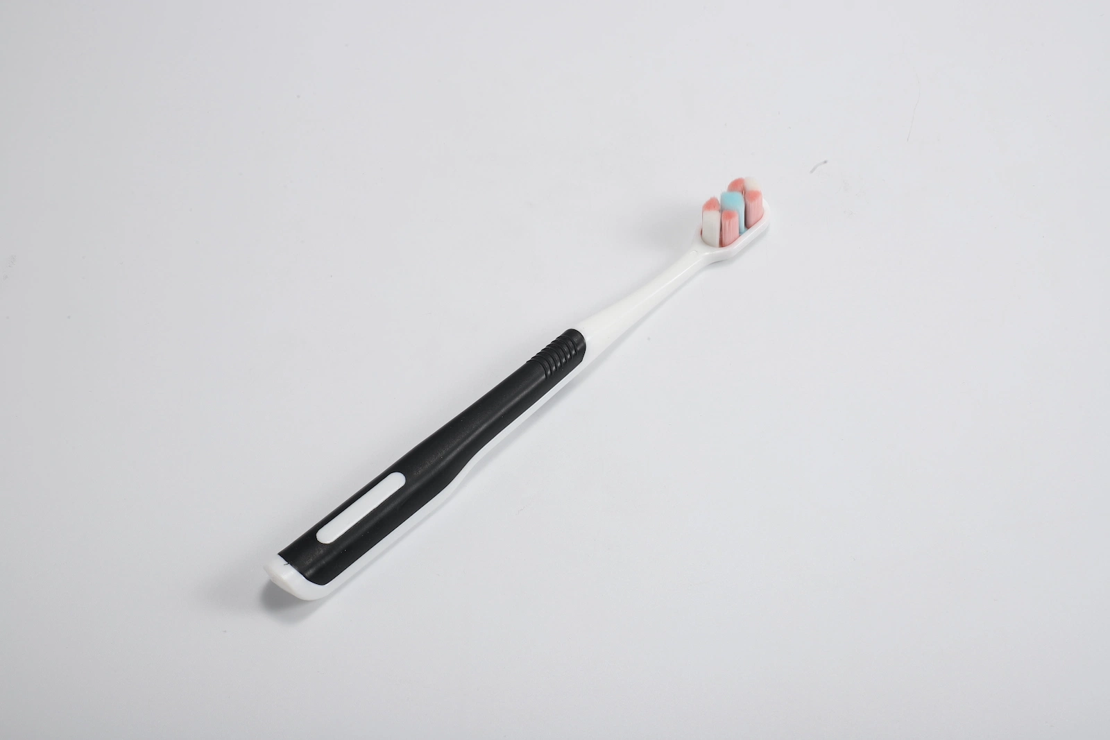 ISO Approved Manufacturer Private Label OEM Plastic Nylon Charcoal Soft Medium Hard Adult Manual Toothbrush