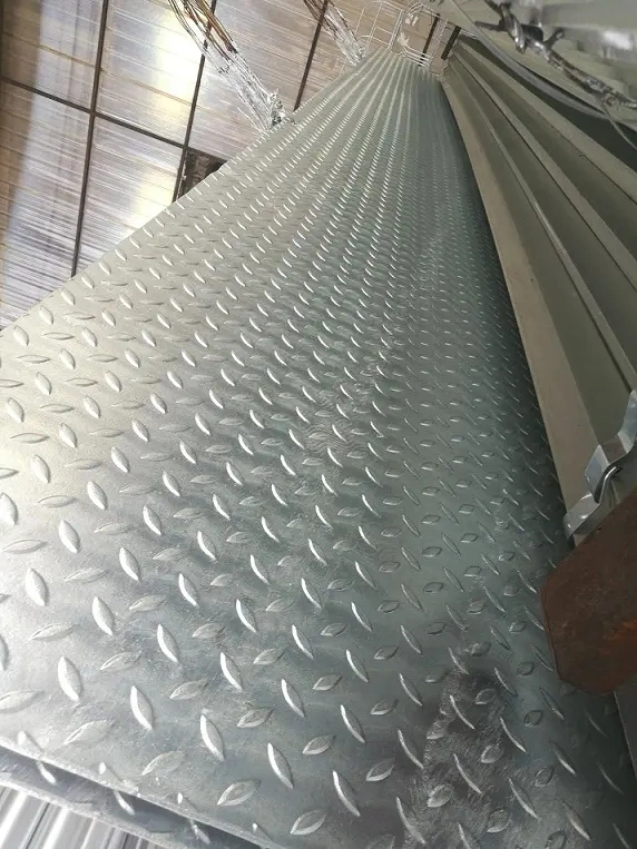 Acero galvanizado en caliente ASTM A36 Q235B Ss400 5mm espesor Chapa a cuadros de acero al carbono Fabricantes de placas a cuadros