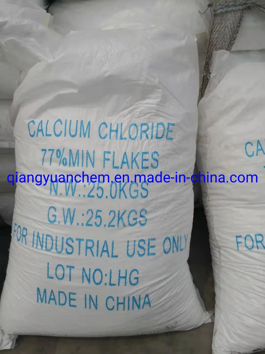 Industrial/Feed 74% Grade Cacl2 Dihydrate Calcium Chloride to Melt Snow