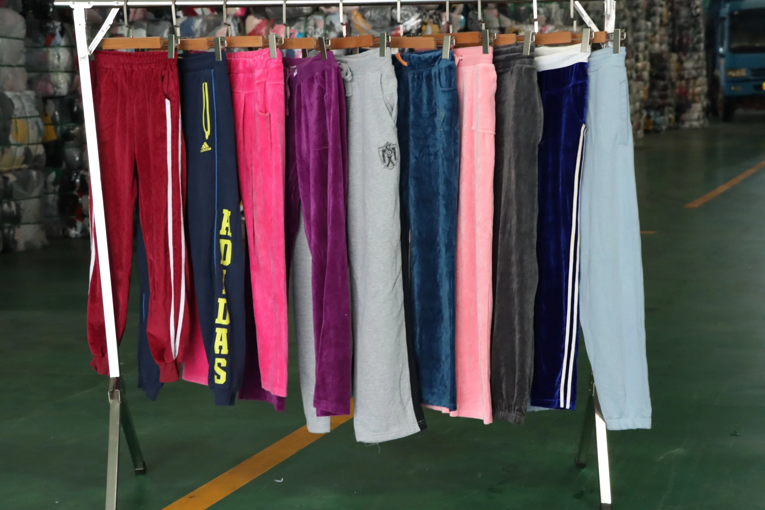 Aus Korea 80% Clean and Low Price Canada Clothing Ballen Mode Damen Baumwolle Second Hand Kleidung Verwendet