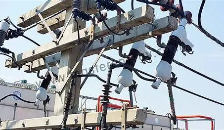 hochspannungs-15kV 100A-Ausschnitt aus der Porzellan-Aussauktion