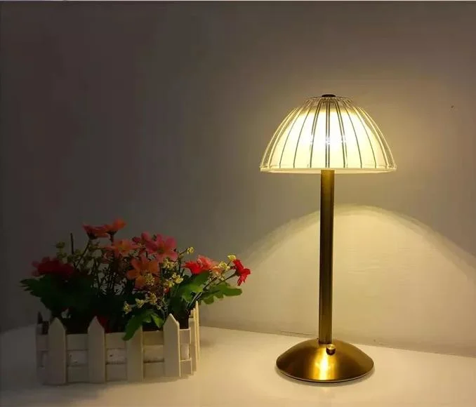 Factory Wholesale/Supplier Lighting Rose Iron LED Acrylic Diamond Crystal Table Lamp Modern Hot Selling Bedside Bedroom Touch Control Rechargeable Lampshades Desk Light