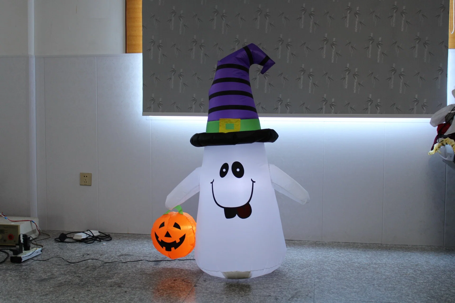 Inflables caliente fantasma blanco con calabaza para Halloween Home Deocration