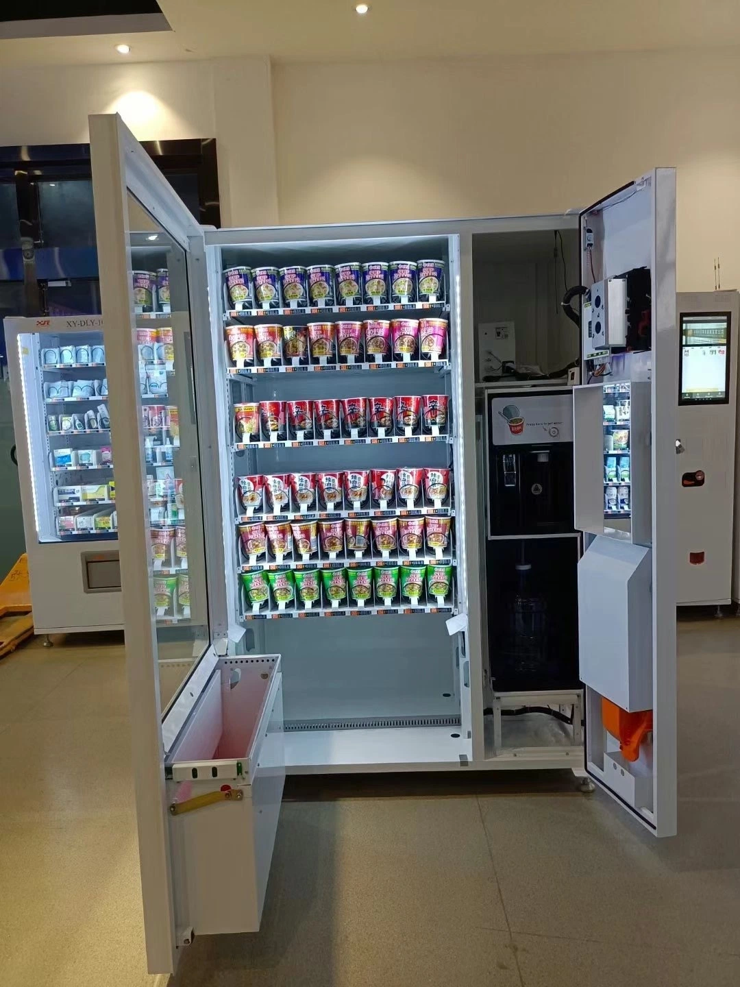 Cup Noodle Vending Machine with Hot Water Dispenser
