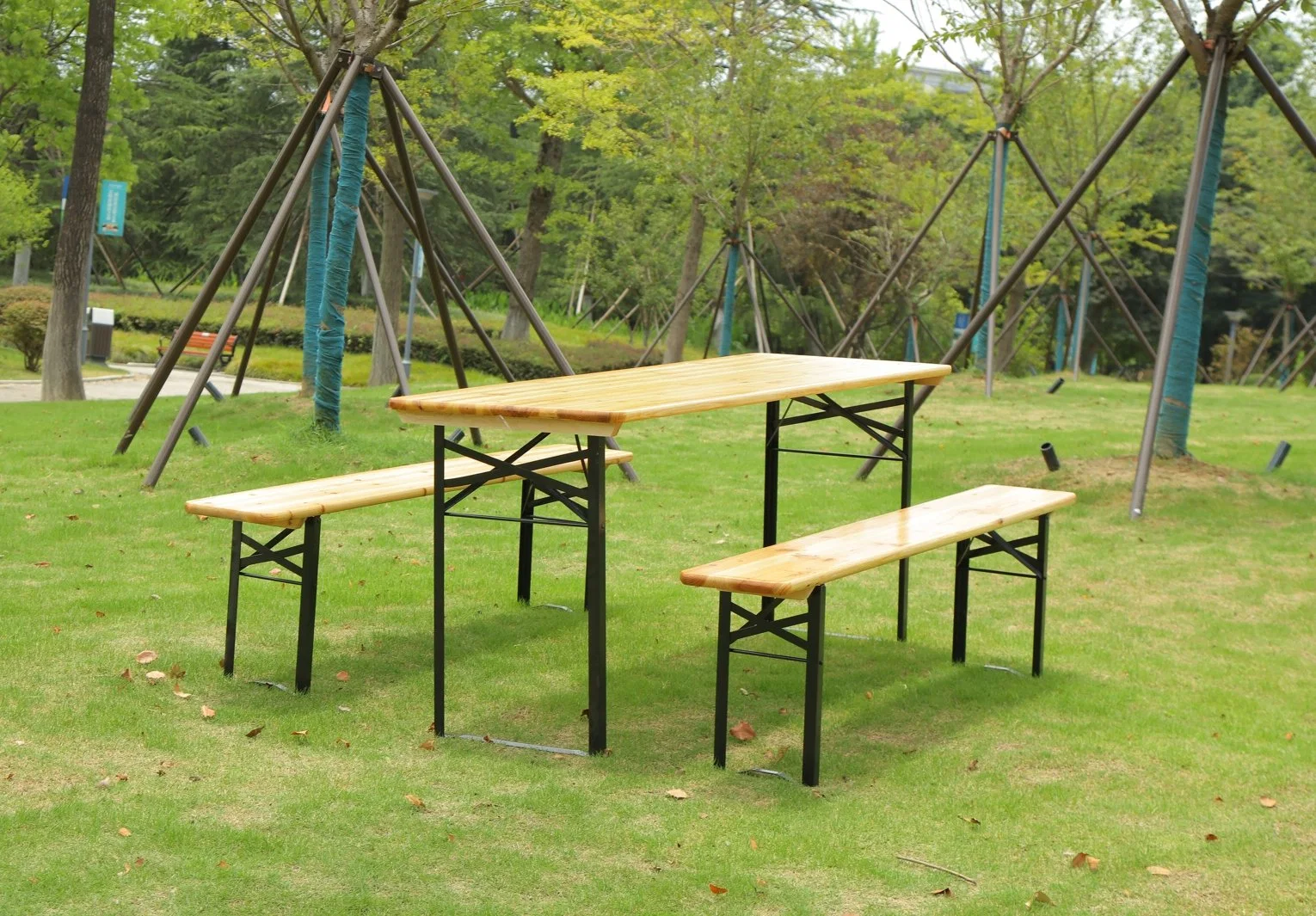Pátio com móveis exteriores Fir Madeira Picnic Garden Camping cerveja dobrável Mesa e mesa de bancada Beer Table Set