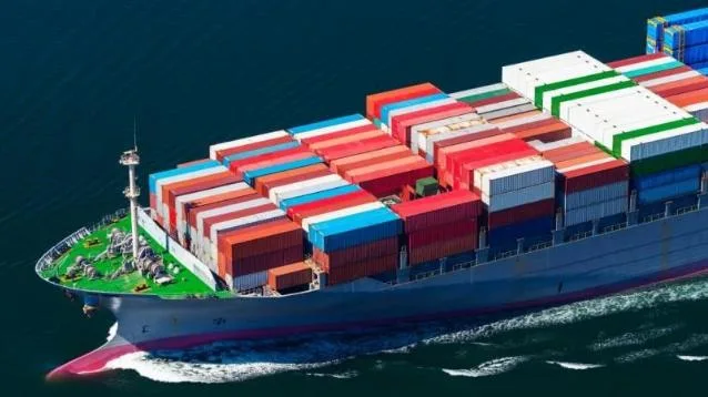 International Sea Freight Shipping Company mit Spediteur