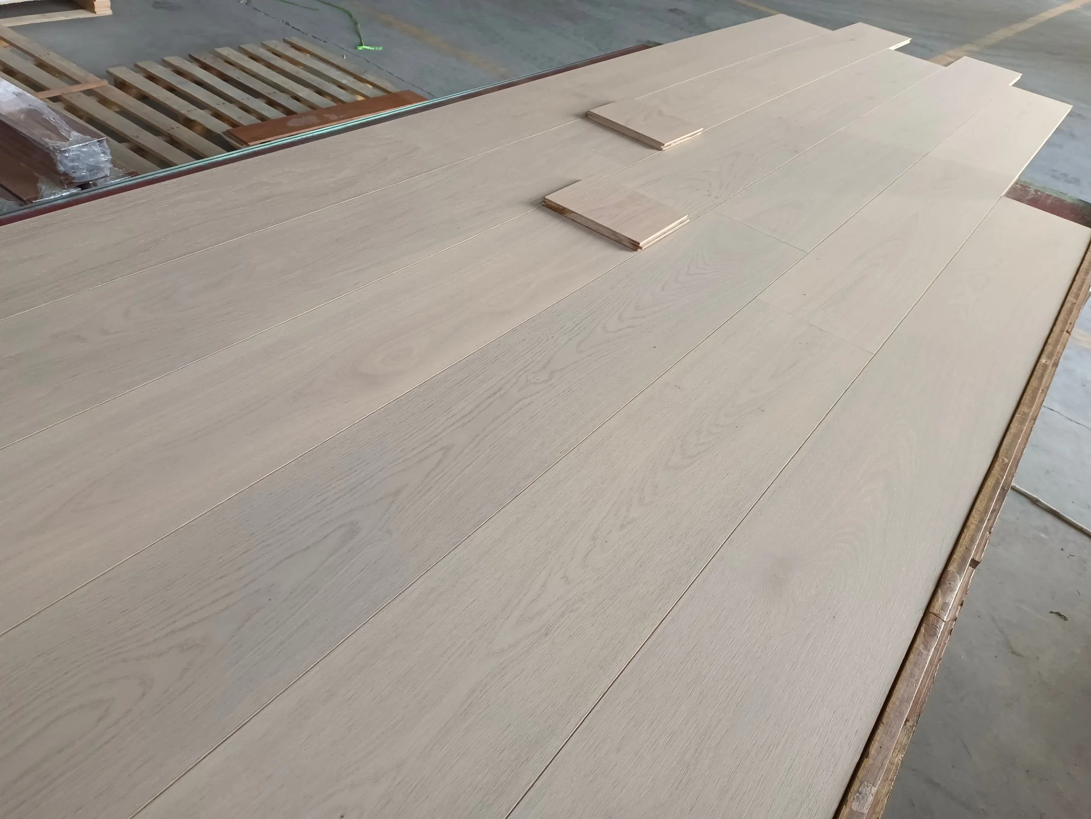 Plancher Plancher Visgraat Vloer compuesto de parquet pisos de madera de ingeniería tablón