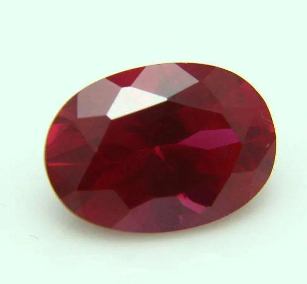 Moda Gemas forma ovalada 6,5mm Rojo Color CZ Piedra cúbica Zirconia suelta Gemstone