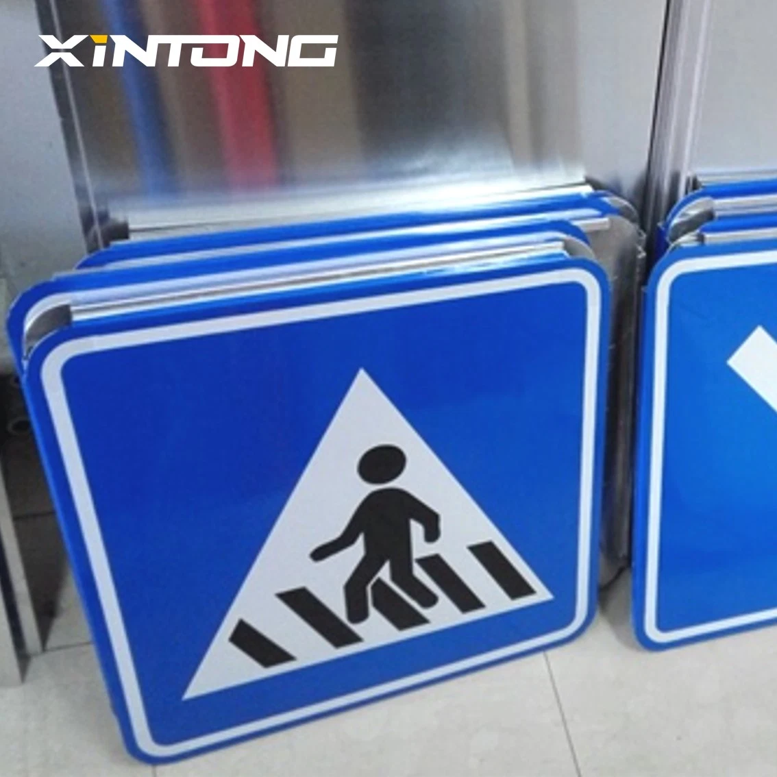 Public Hospital Xintong 60mm Traffic Safety Stop Warning Sign with Factory Price