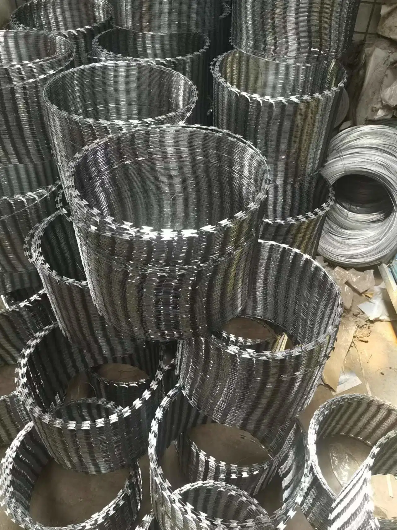 Great Price Barbed Wire Helical Razor Chain Barbed Wire