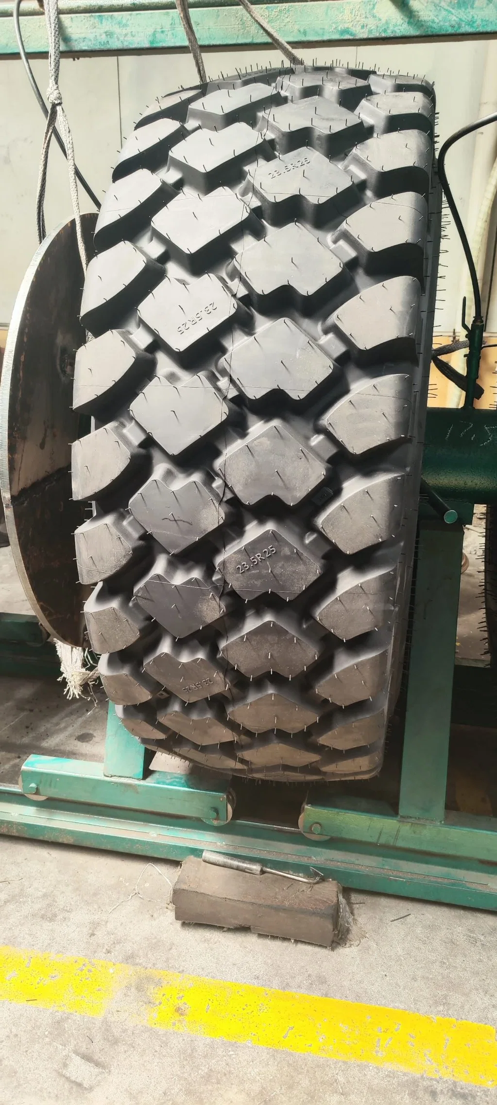 Double Horse Engineering OTR Tyres off The Road Tyre A777 20.5r25 Industrial Construction Tire Factory Low Price Forklift Loader Tire