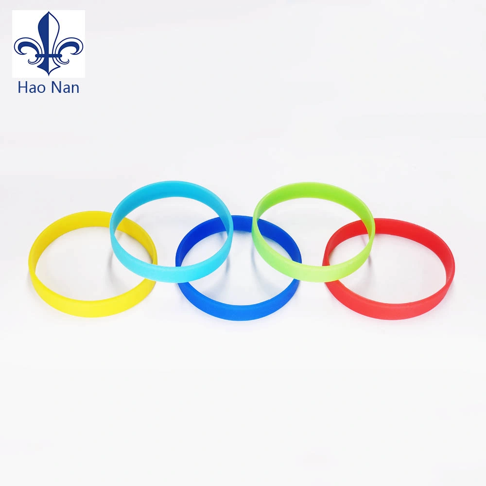 Different Styles Custom Silicone Bracelet Wristbands with Sport