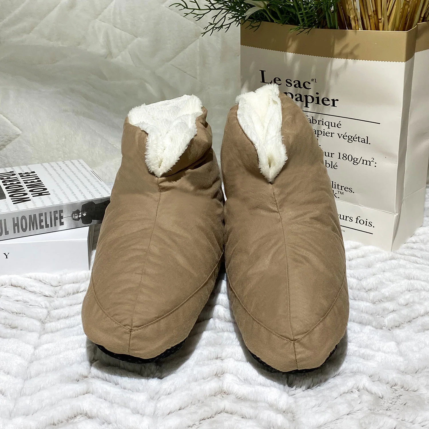 Fashionable Comfortable Cotton Cover Short Fluff 75% White Duck Down Filling Super Warm Indoor Shoes