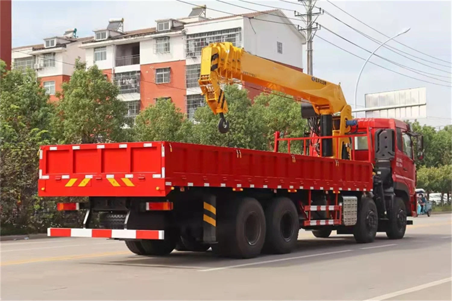 Dongfeng Tianlong 8X4 16t LKW montierter Kran