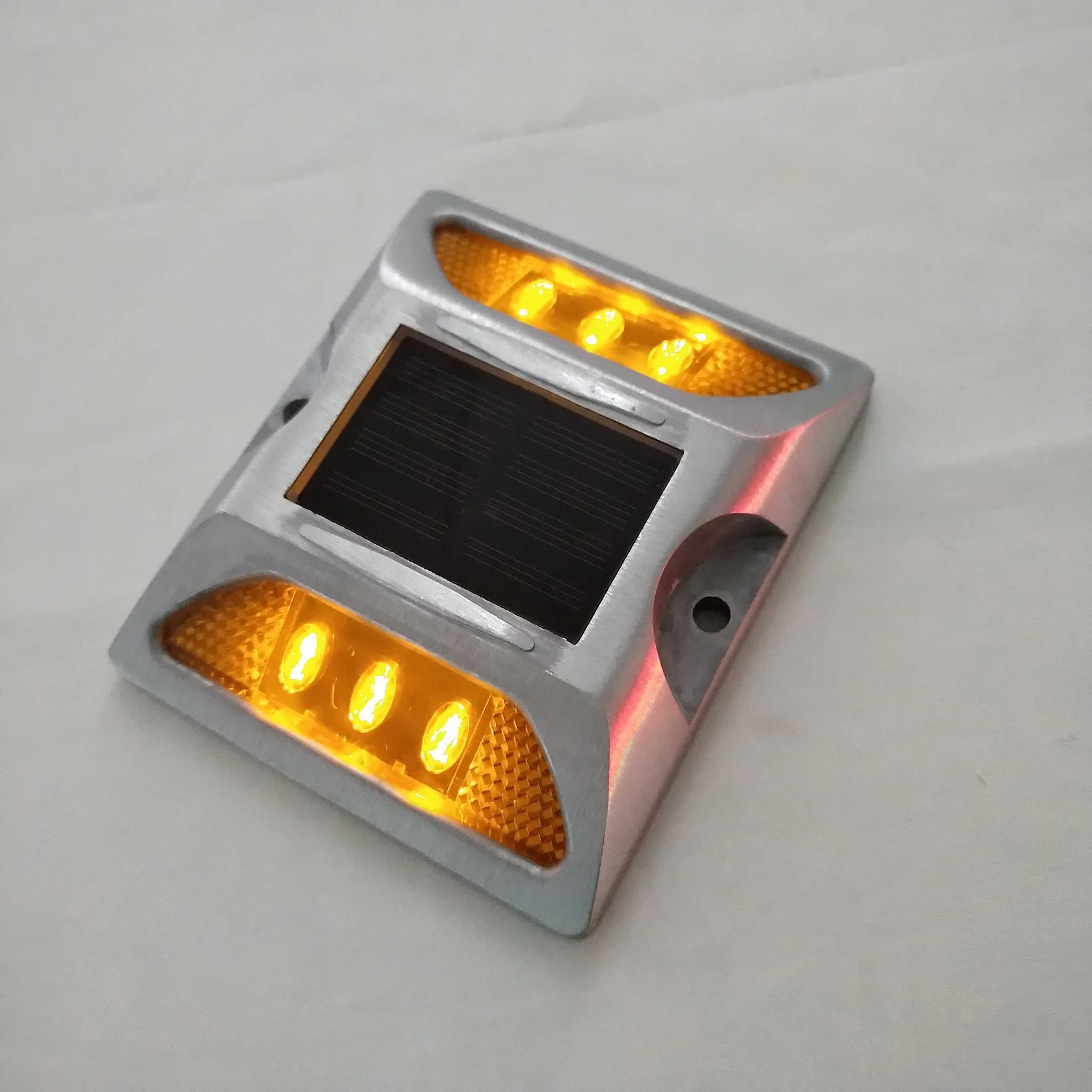 Aluminum High Loading IP68 Roadway Safety Bulk Price Urban Ways Roadside Traffic Warning Products Reflective