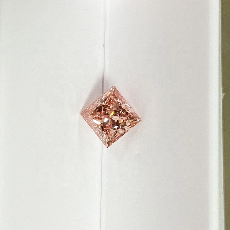 Synthetischer Hpht Lab Grown Pink Princess Cut Polierter Loose Diamond