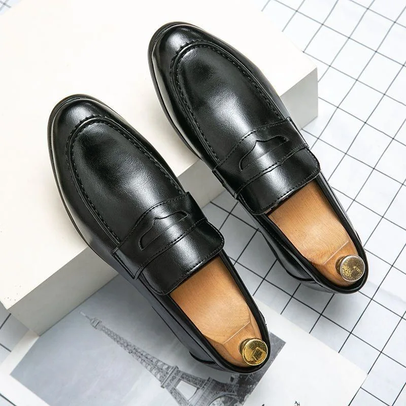 Chaussures habillées en cuir véritable pour hommes, faites à la main, style décontracté, pour affaires, banquet et mariage.