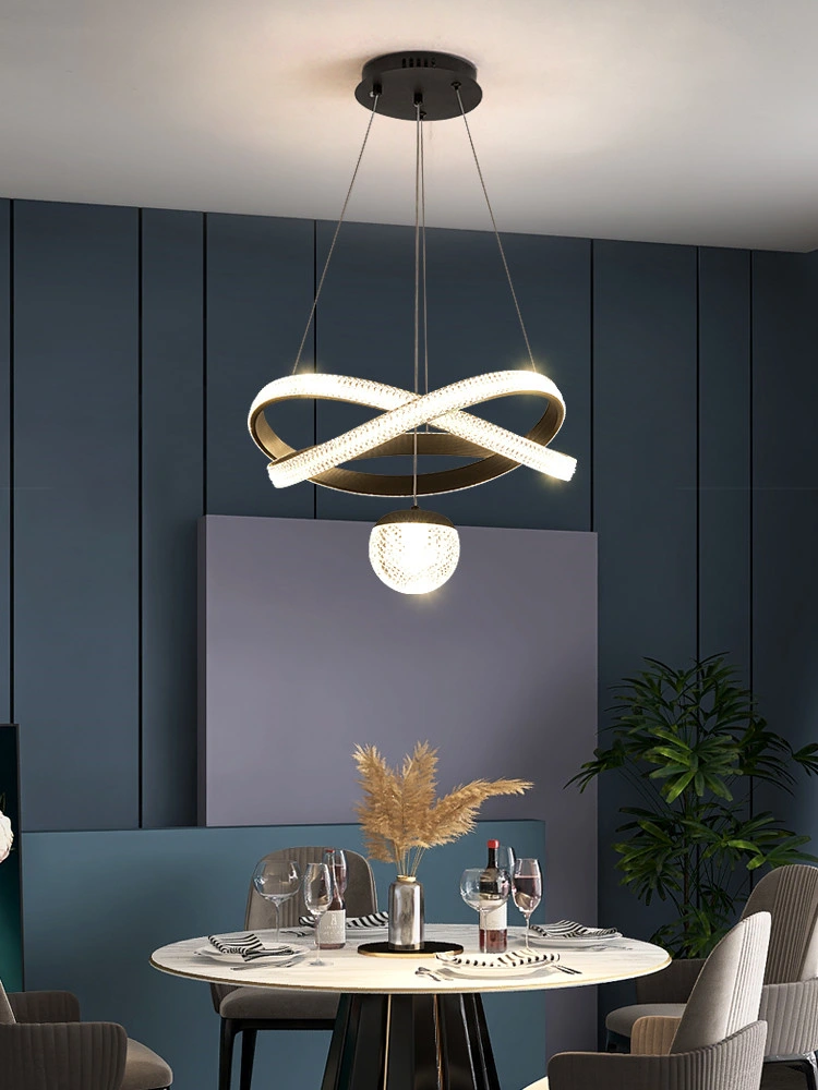 غرفة طعام فاخرة خفيفة ثريا إضاءة مصممة على طراز الفن التبسيلى الحديث غرفة طعام مائدة مستديرة مع ثلاث غرف نوم Nordic مع مصباح بندول LED