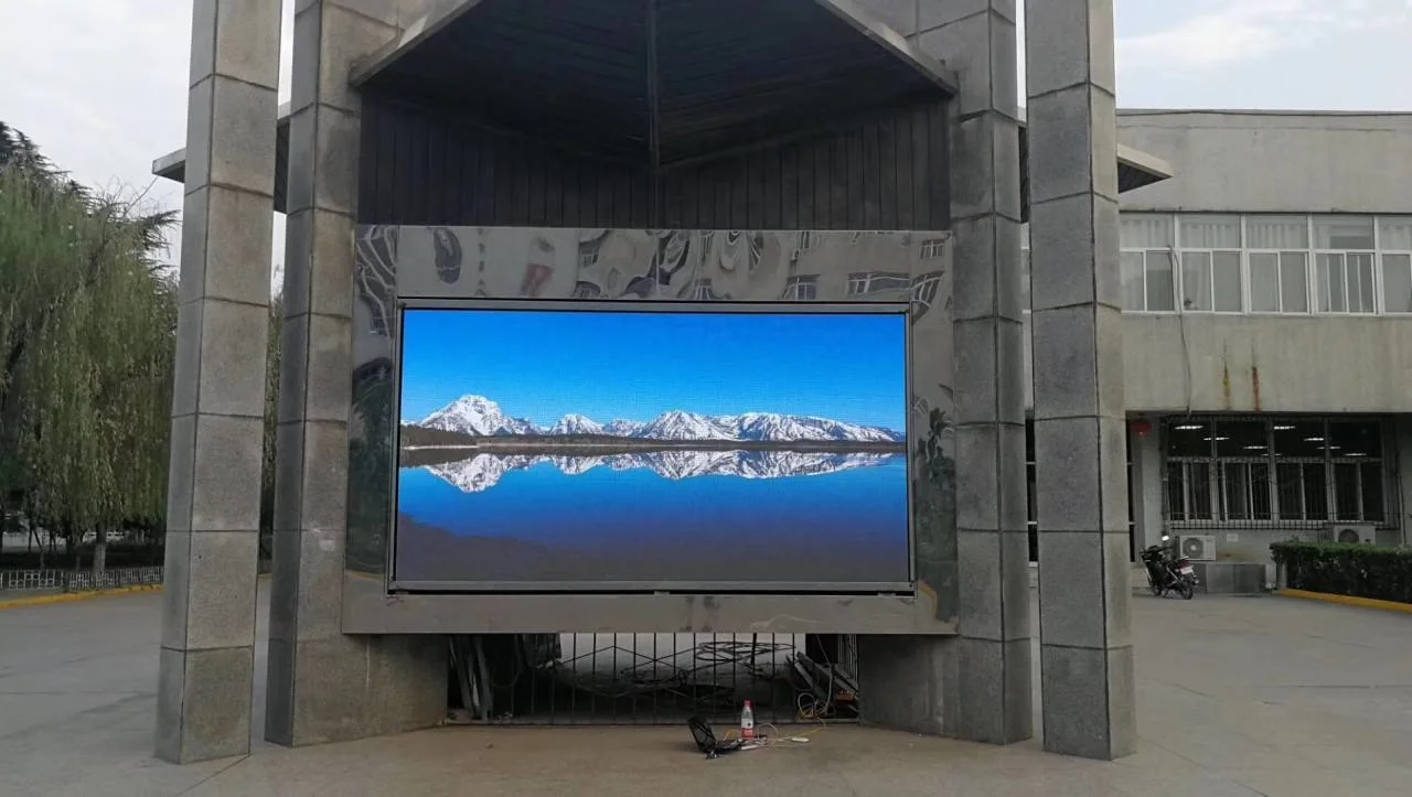 0.92m^2 IP65 Fws Cardboard and Wooden Carton Screen LED Display