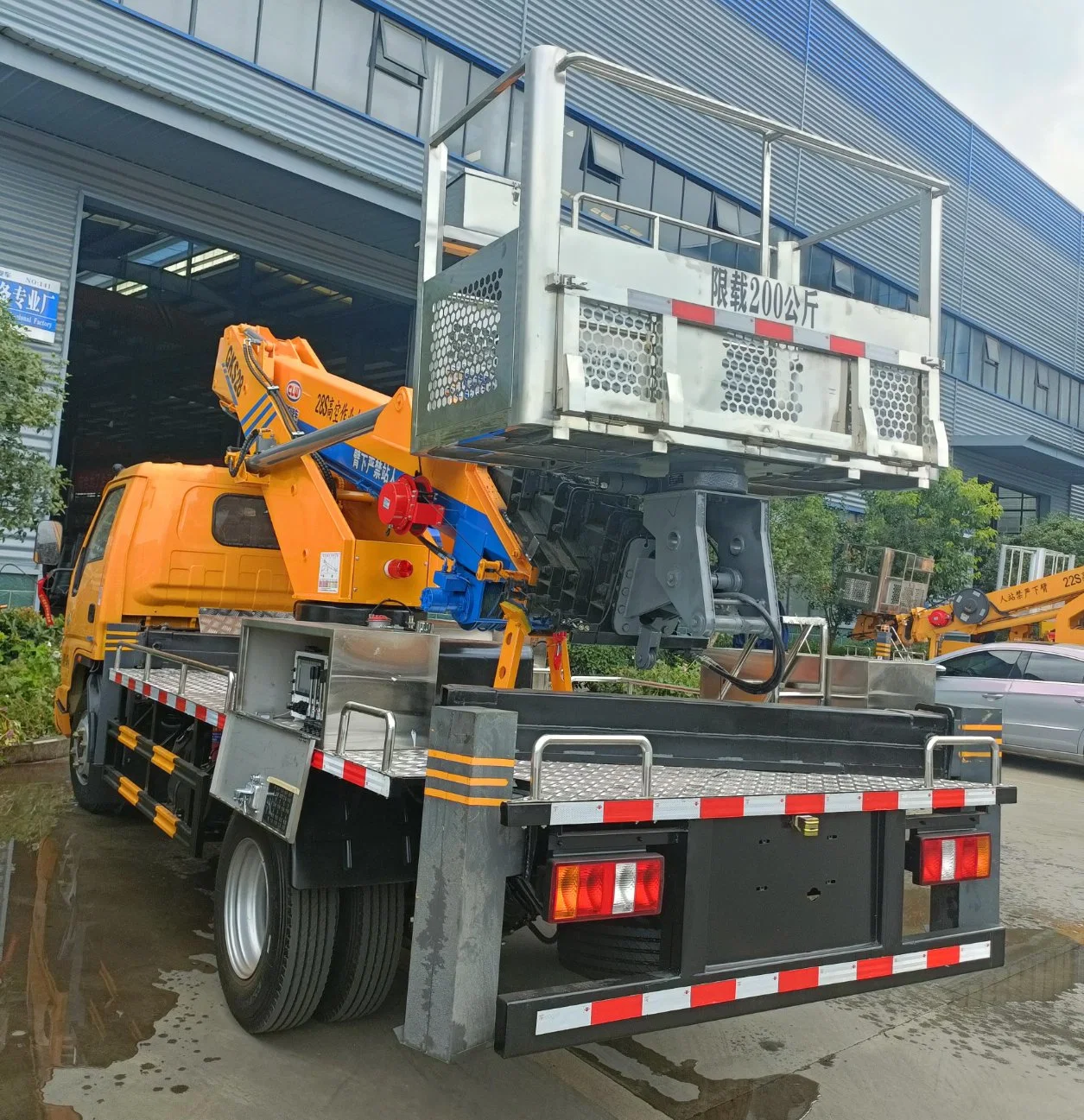 Nouveaux tombereaux de travail hydrauliques au pavillon 4X2 12 mètres/14 mètres/18 m/20 m pour les feux de route Camion d'entretien