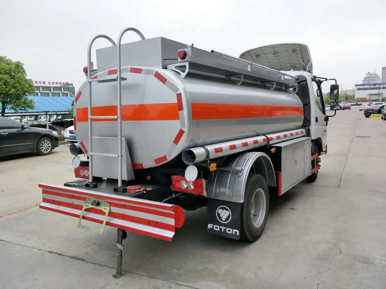 Foton Aumark E33 Diesel Fuel Transport Truck