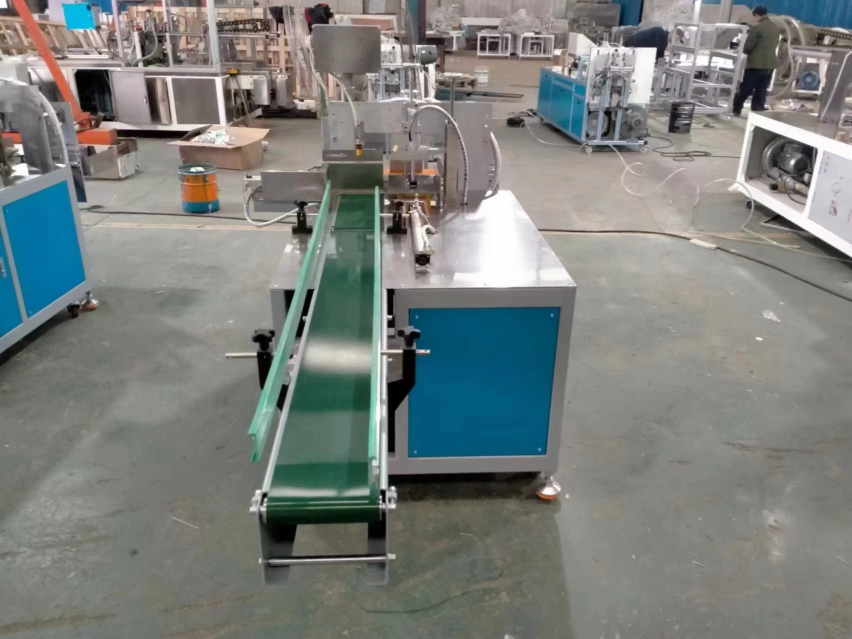 Factory Price Napkin Tissue Paper Machine Semi Automated Tissue Packaging Machine