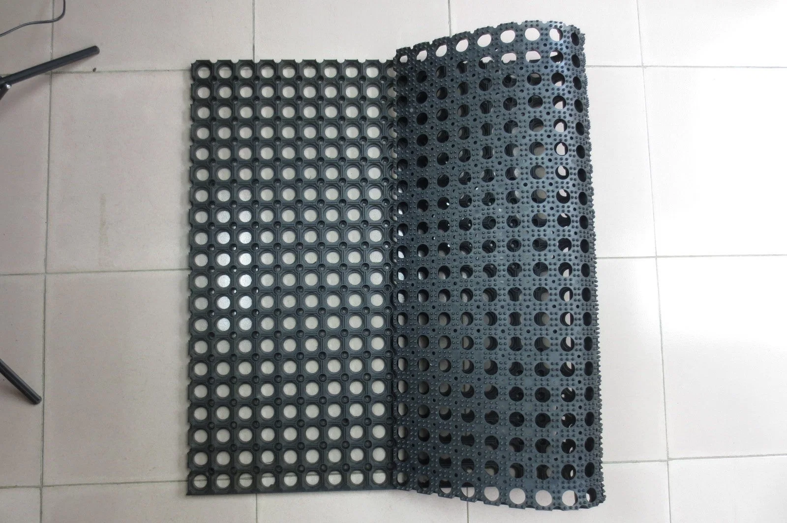 Anti-Slip Kitchen Bar Rubber Mats, Anti-UV Lawn Protection Rubber Matting