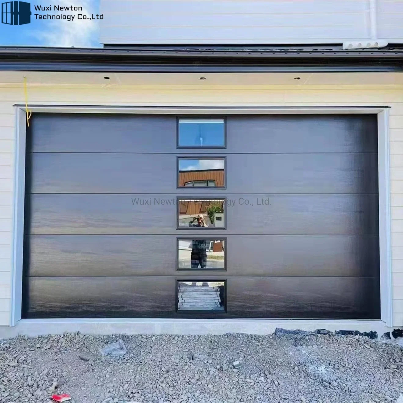 Factory Direct Sale Modern Design Best Price Remote Control Automatic Overhead Sectional Garage Door with Motor