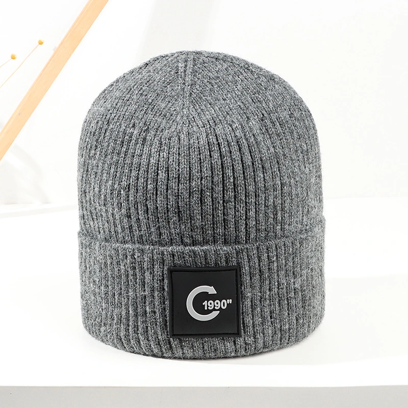 2022 New Wholesale/Supplier Leather Label Decoration Warm Winter Knitted Beanie Hats Keep Warm Ski Cap