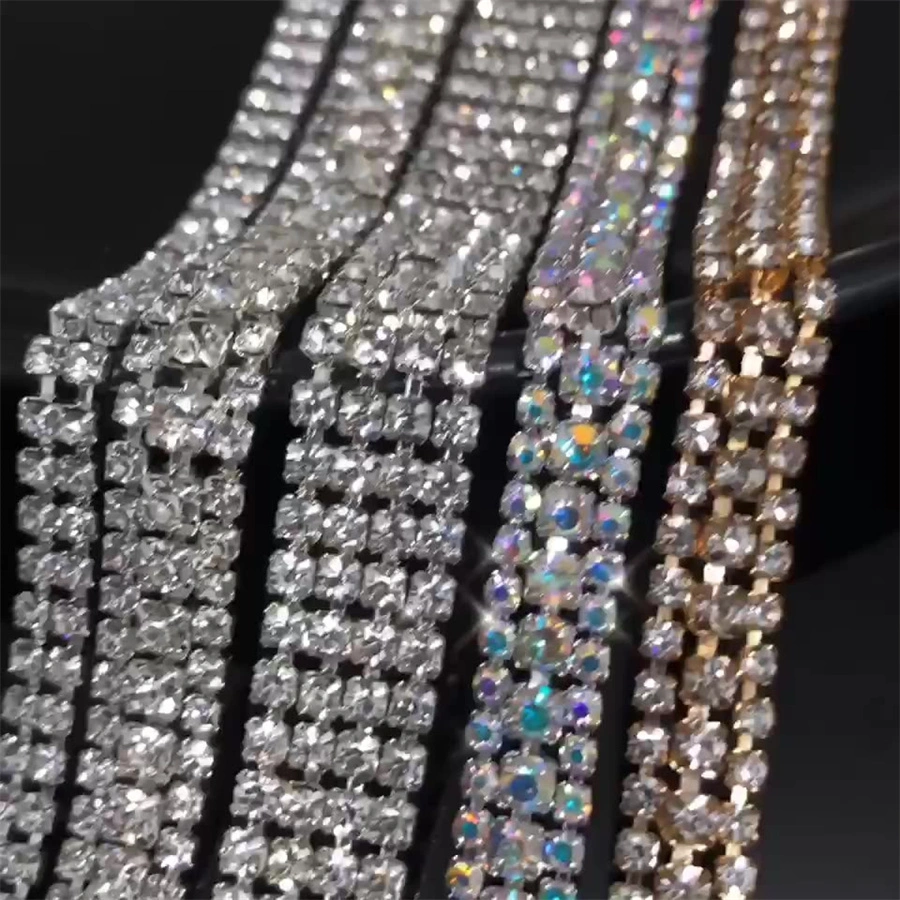 Großhandel/Lieferant Benutzerdefinierte Bling Bling Strass-Steine Trim-Kette Dekorationen Zubehör Strass Kralle Kette Kristall ab Gürtel für Kleid Garment