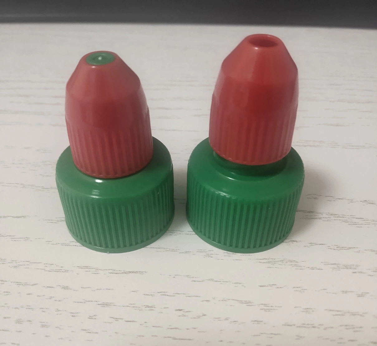 Capuchon en plastique vert 28/410 Twist pour Hot Chili sauces tomate