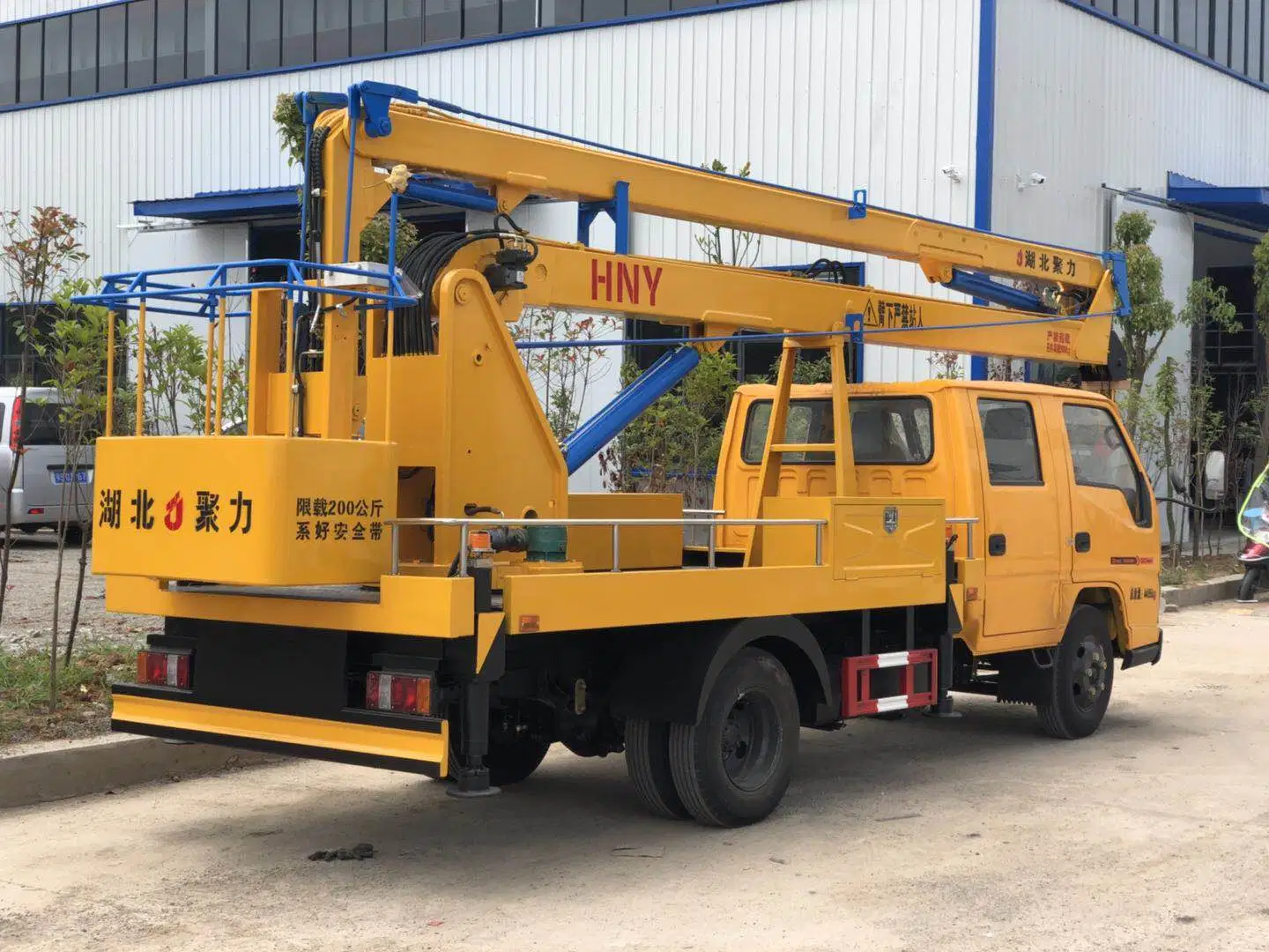 DFAC 18 Meter to 20 Meter Telescopic Boom Aerial Platform Truck